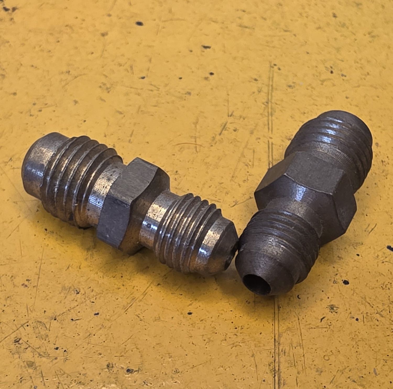 BRASS REDUCING FLARE UNION 3/16 TUBE X 1/4 TUBE