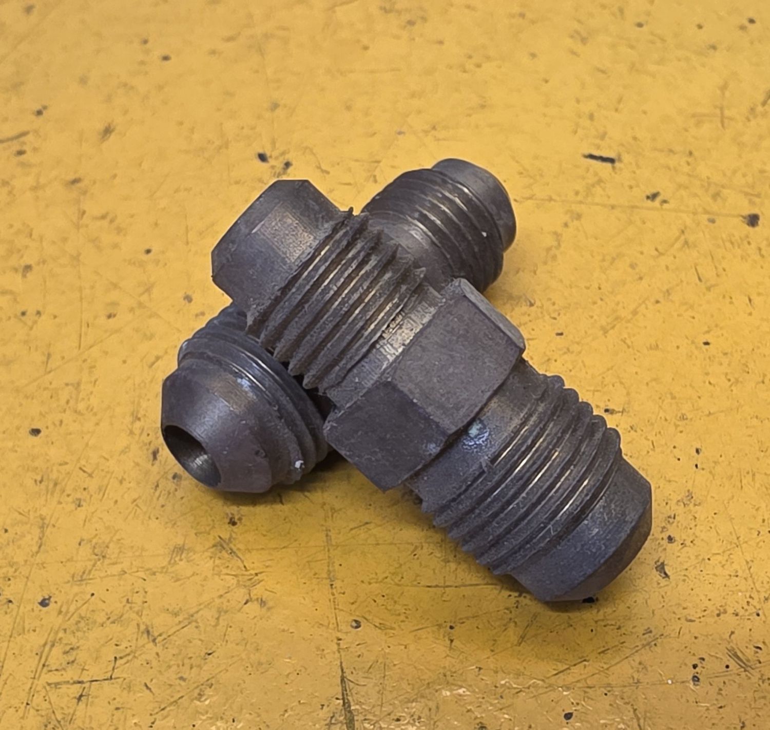 BRASS REDUCING FLARE UNION 5/16 TUBE X 1/4 TUBE