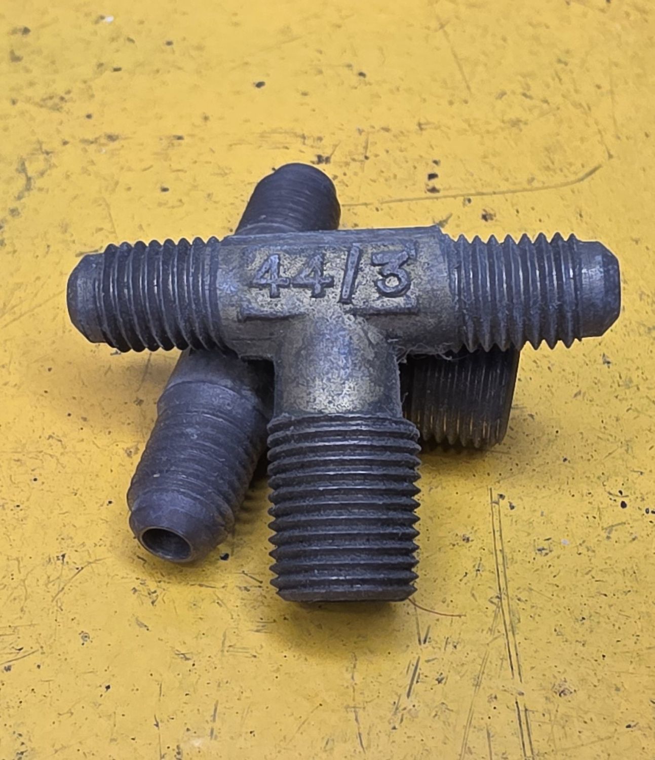 BRASS FLARE MALE BRANCH TEE 1/8 TUBE X 1/8 NPT