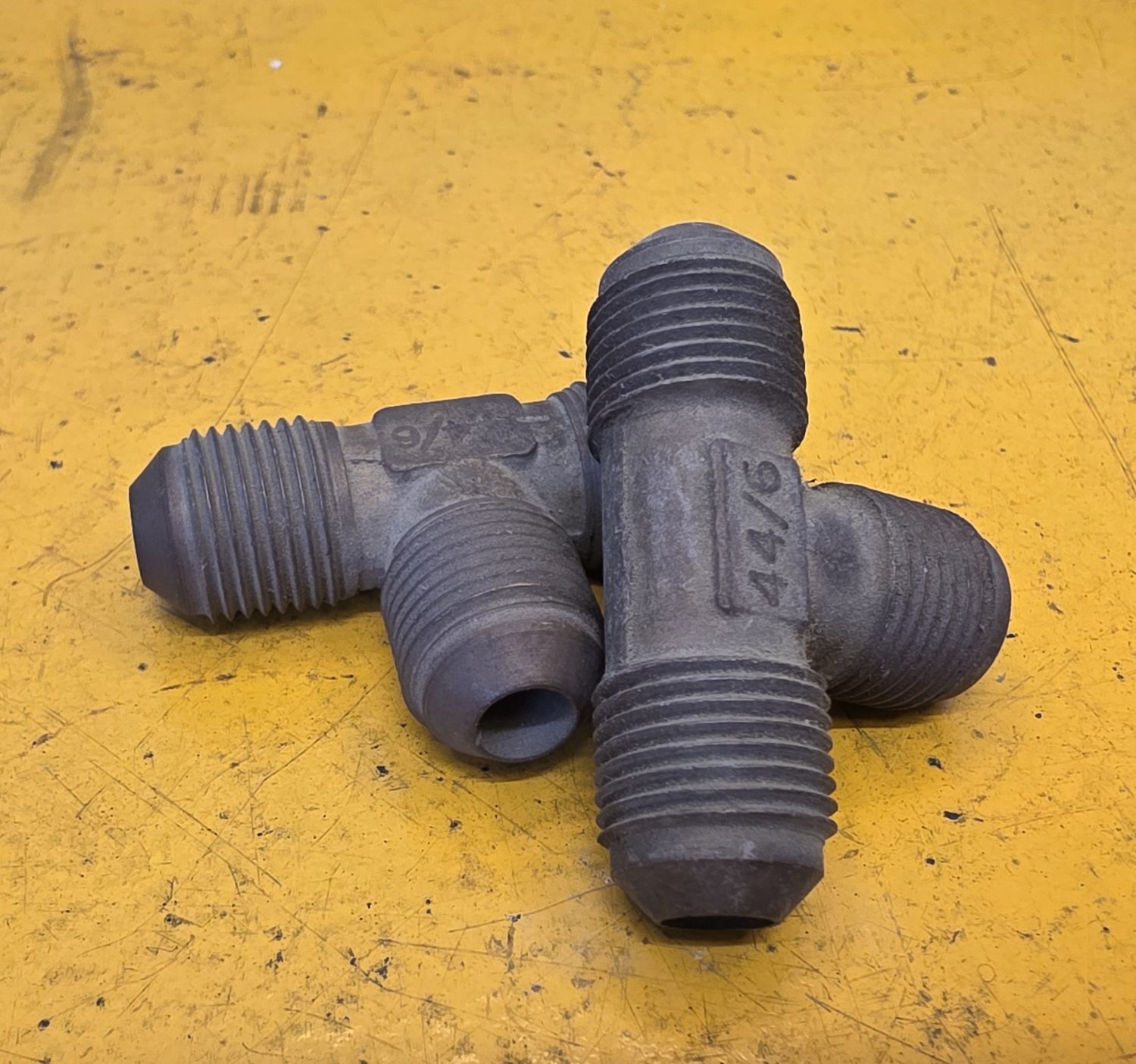 BRASS 45 DEG FLARE TEE 3/8 TUBE