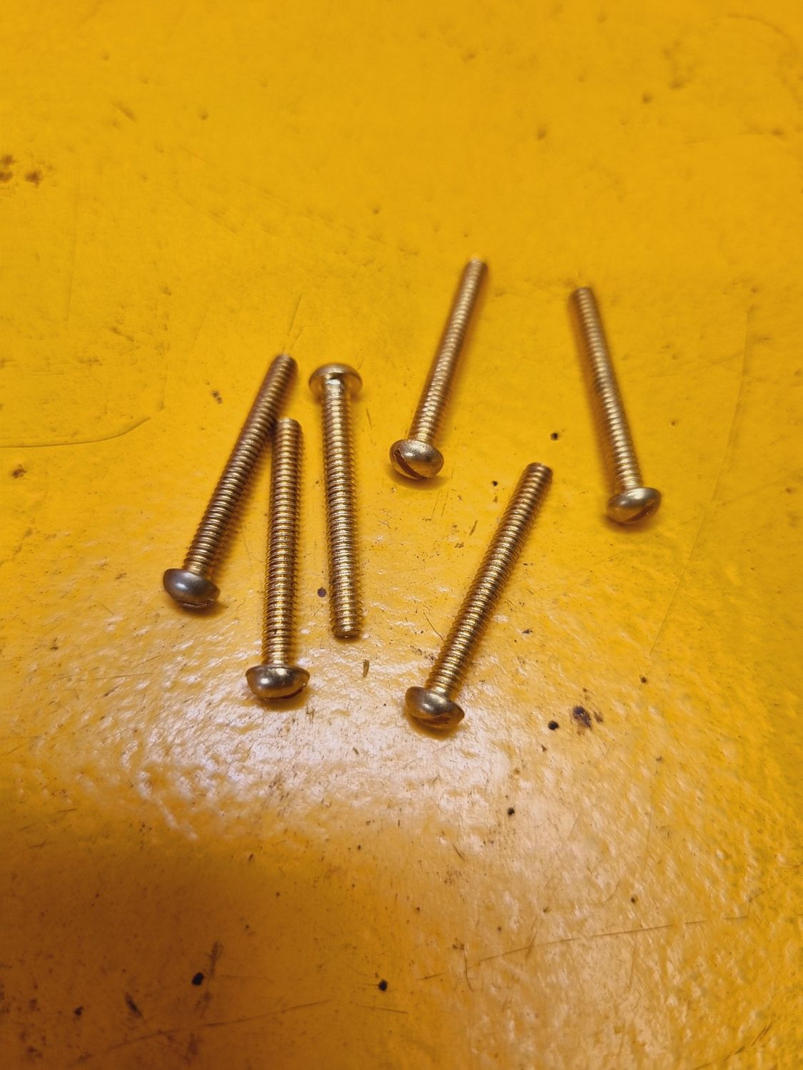 SCREW 1/8X1 UNC SLOT MACHINE BRASS