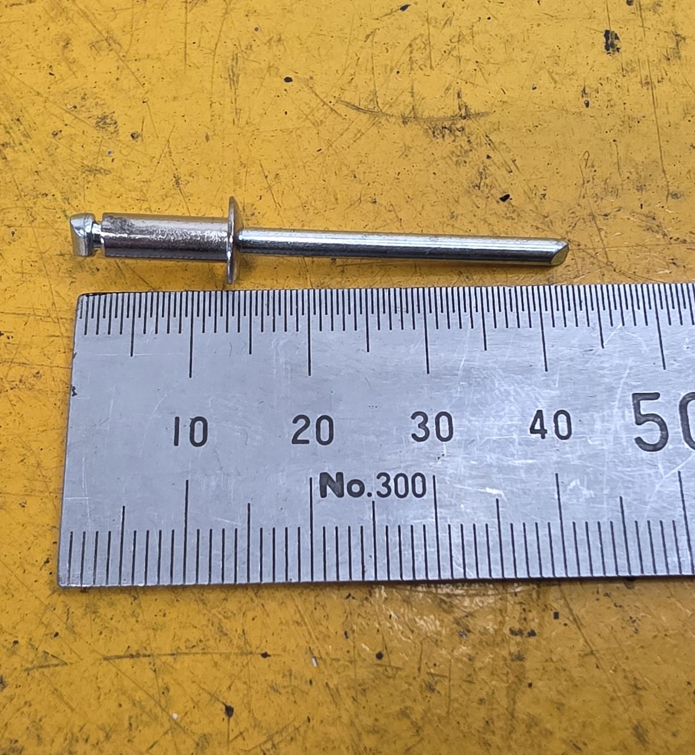 RIVET MONEL 5-4