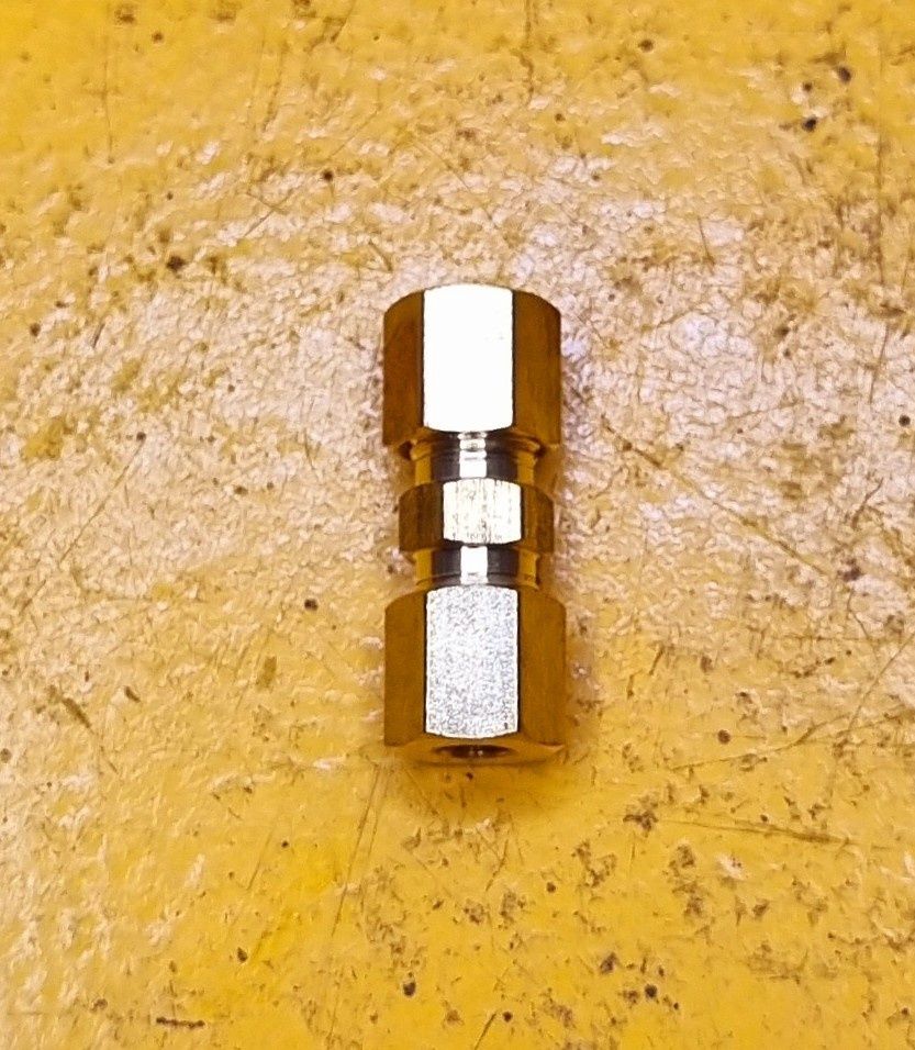 BRASS COMP DOUBLE UNION 6MM