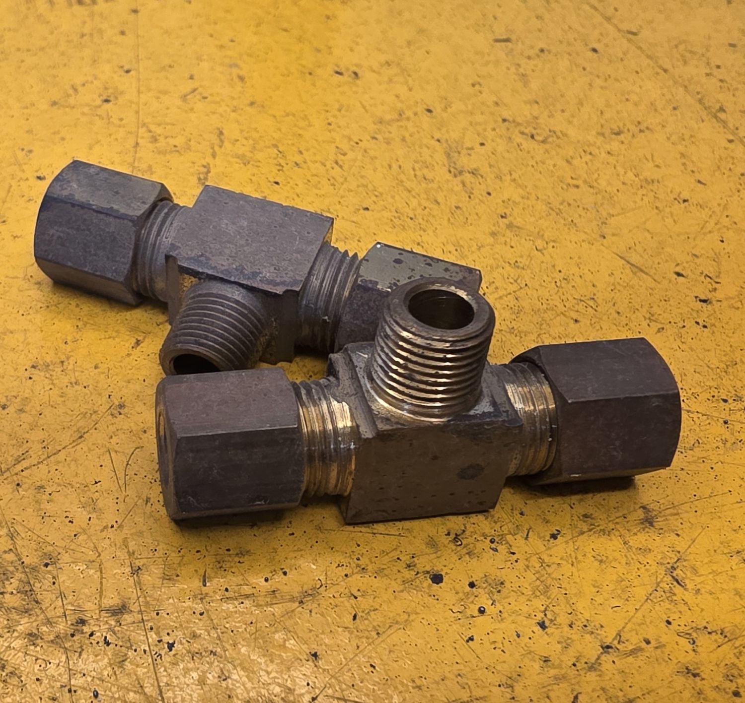 BRASS COMP UNION MALE BRANCH TEE 1/4 TUBE X 1/8 BSP
