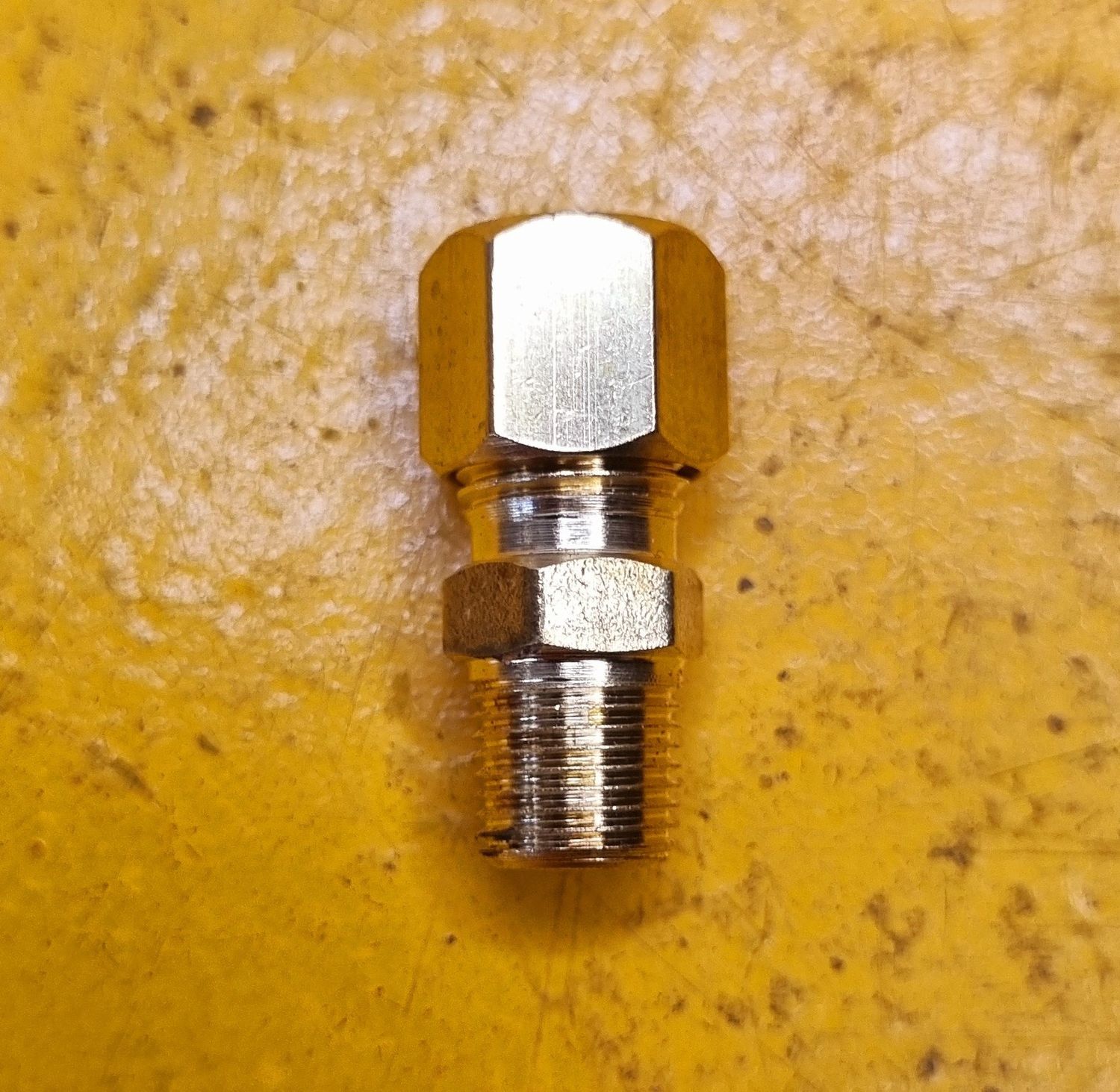BRASS COMP MALE CONNECT 1/4 TUBE X 1/8 BSP