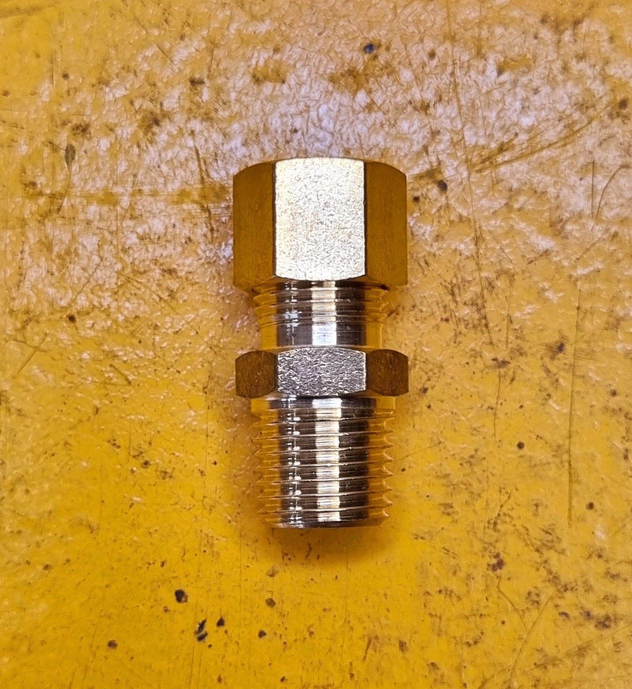 BRASS COMP MALE CONNECT 5/16 TUBE X 1/8 BSP