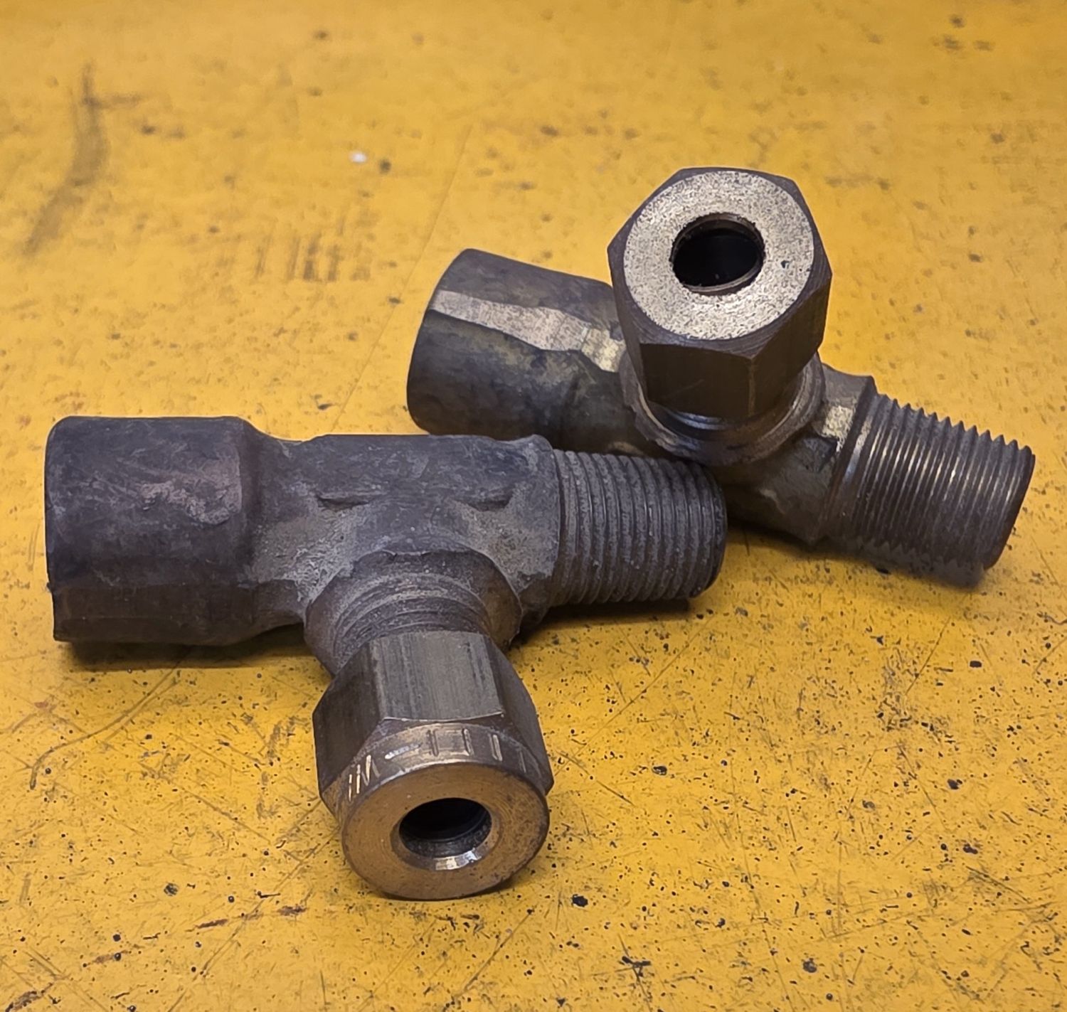 BRASS COMP M/F RUN TEE 3/16 TUBE X 1/8 BSP