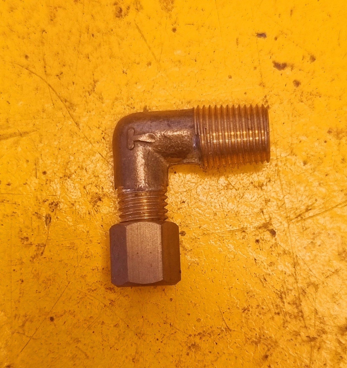 BRASS COMP MALE ELBOW 1/8 TUBE X 1/8 BSP