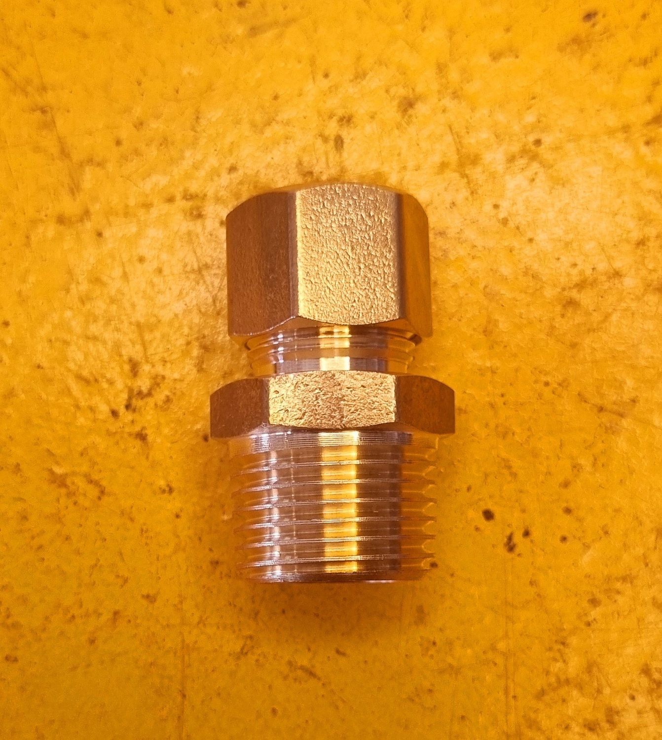 BRASS COMP FEMALE CONNECT 3/16 TUBE X 1/8 BSP