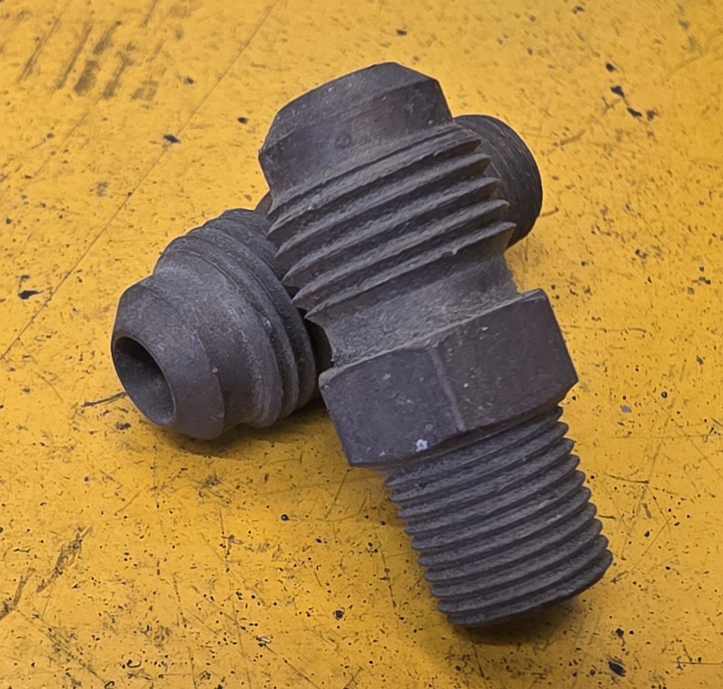 BRASS 45 DEG FLARE MALE CONNECT 5/16 TUBE X 1/8 NPT