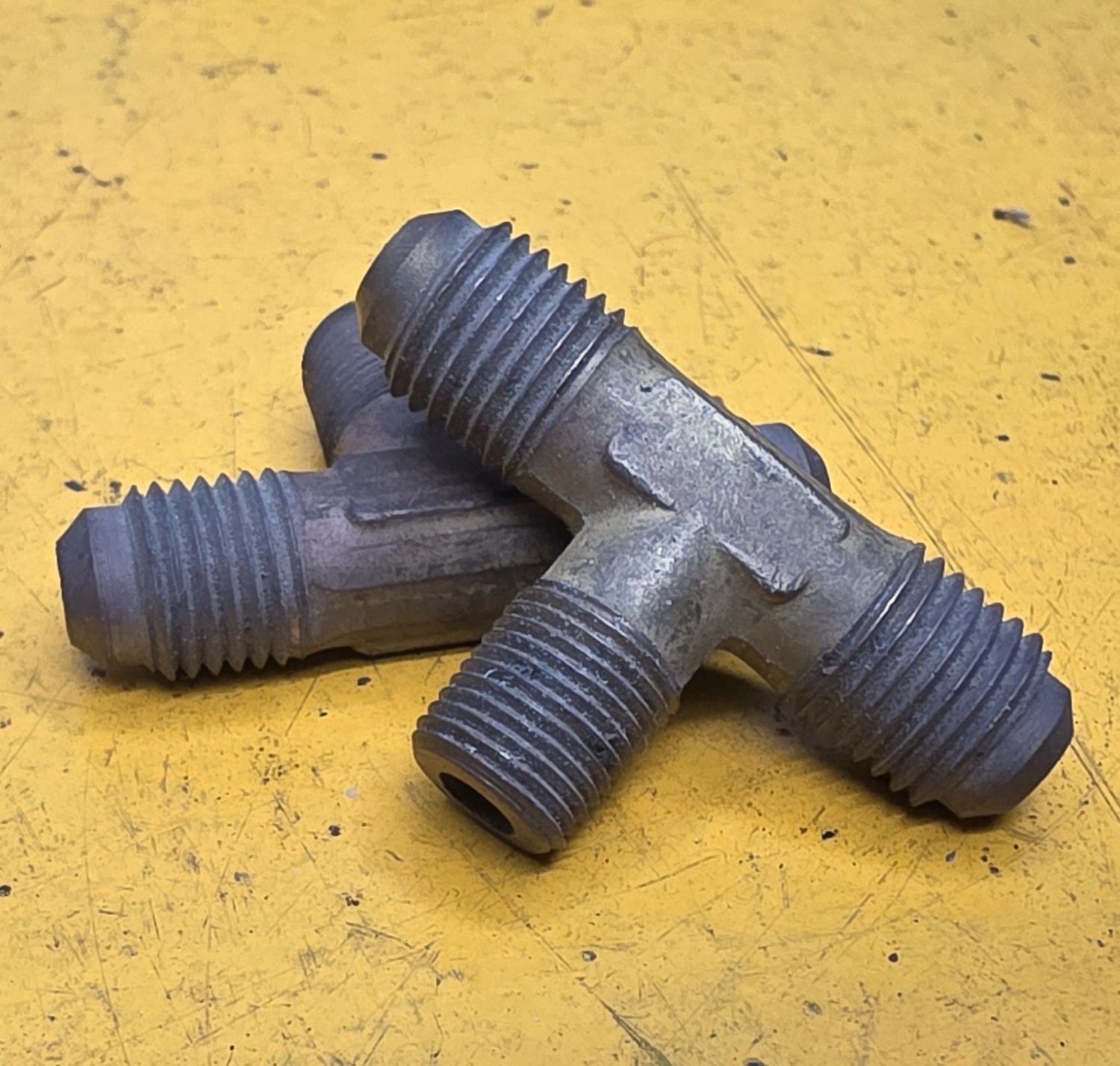 BRASS FLARE MALE BRANCH TEE 1/4 X 1/8 NPT