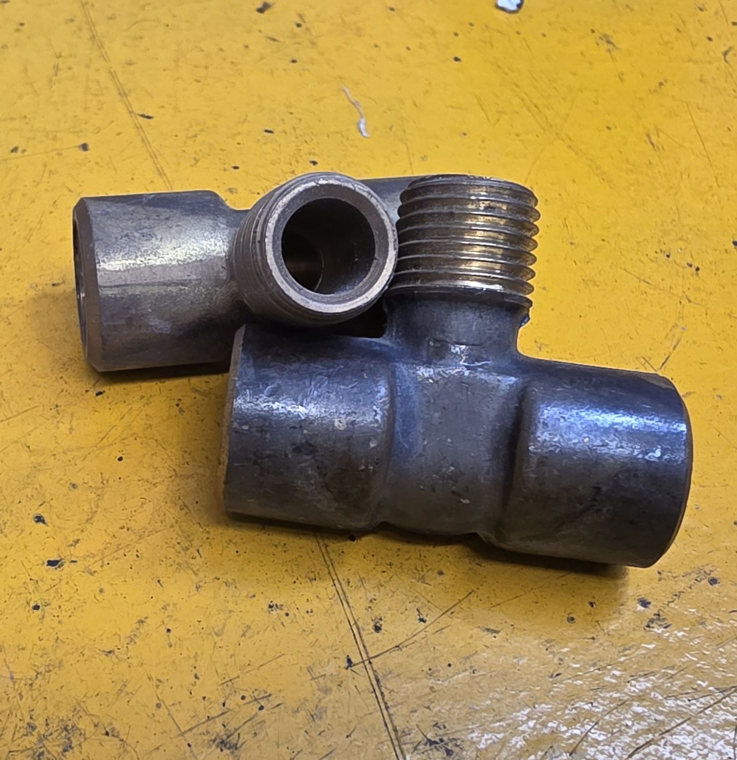BRASS PIPE 35 TEE 1/4(F) BSP X 1/4(M) NPT