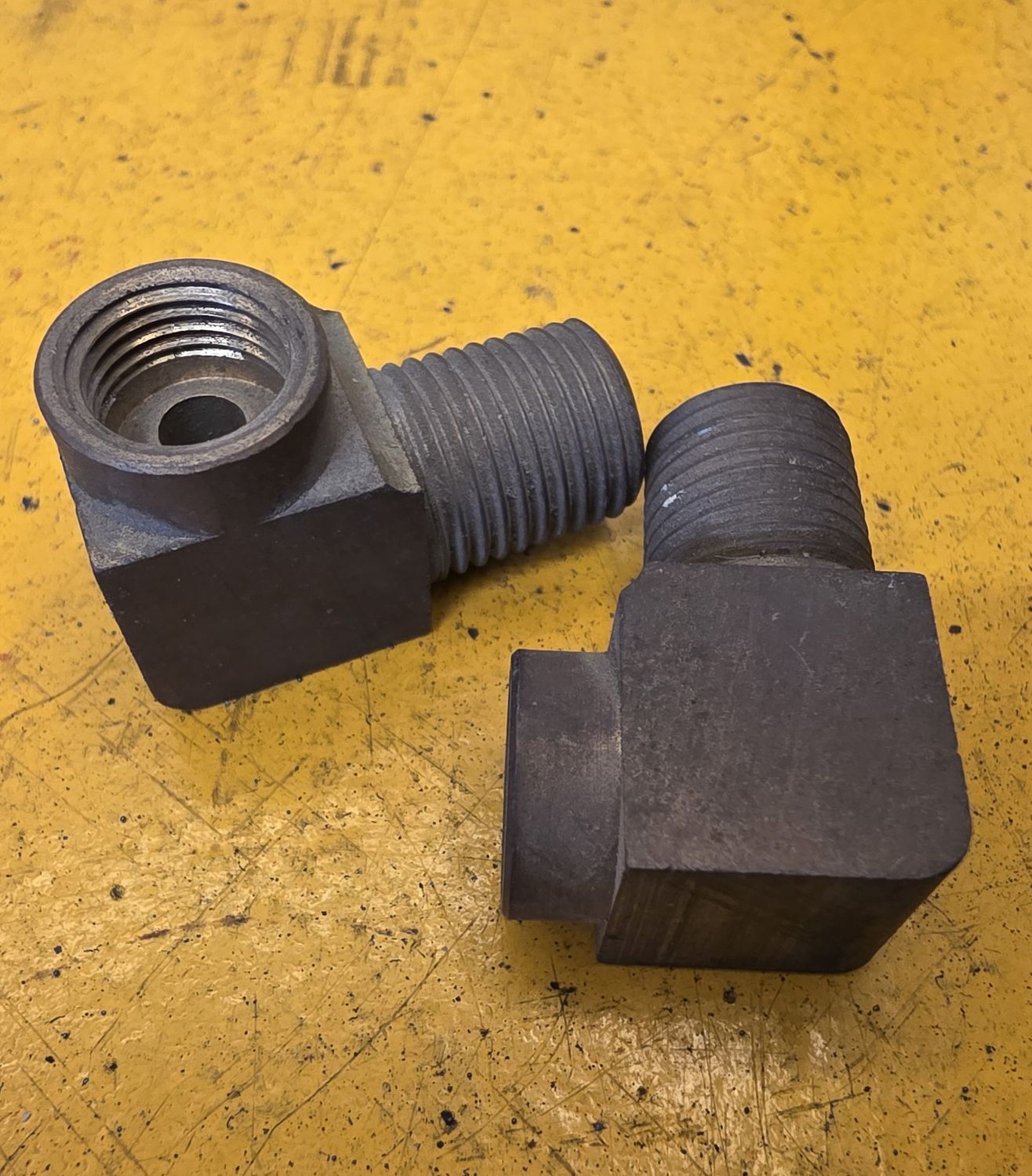 BRASS INV FLARE MALE ELBOW 7/16 TUBE X 1/ 4 BSP