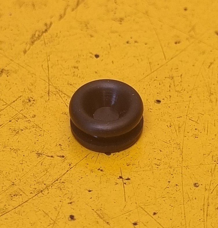BLANKING GROMMET 8MM C90-1