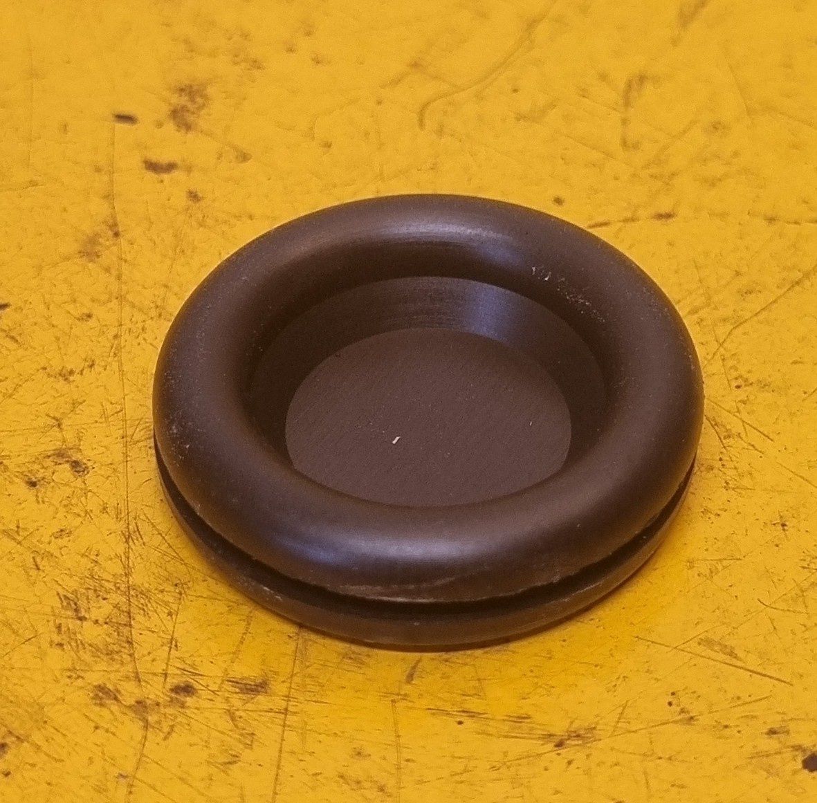 BLANKING GROMMET 19MM  C90-5