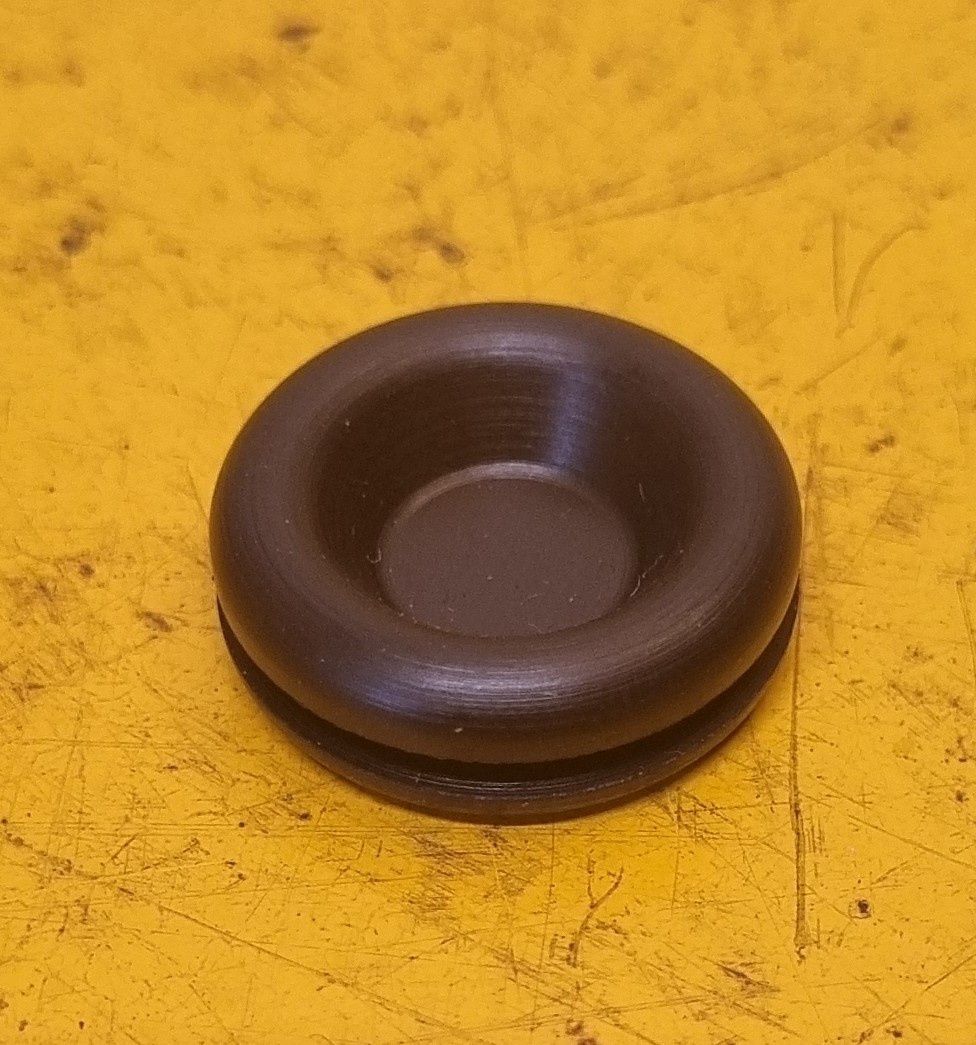 BLANKING GROMMET 16MM C90-4