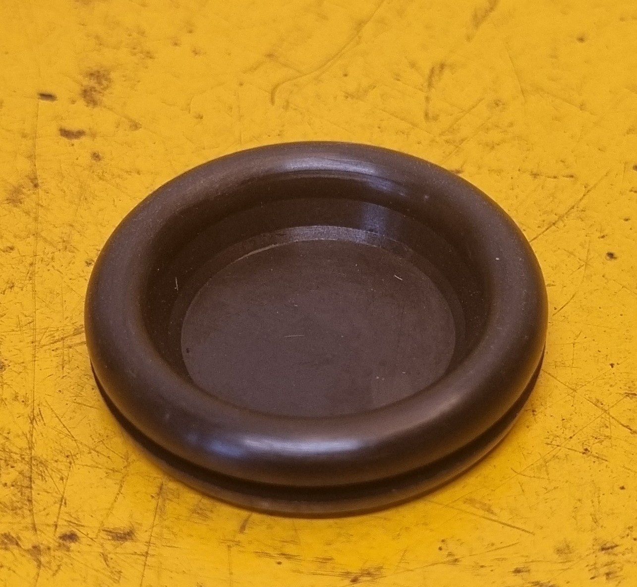 BLANKING GROMMET 28MM C90-8