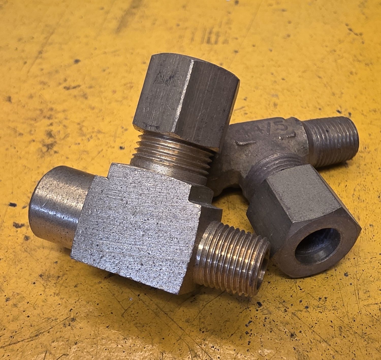 BRASS COMP M/F RUN TEE 5/16 TUBE X 1/8 BSP