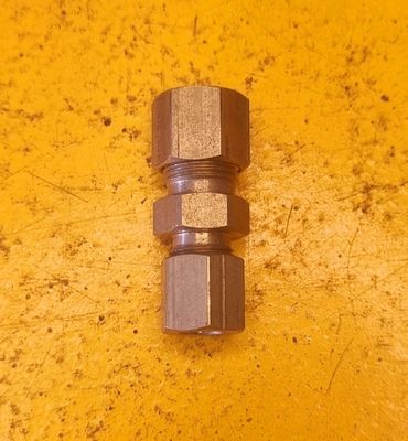 BRASS COMP REDUCING UNION 5/16 X 1/4 TUBE