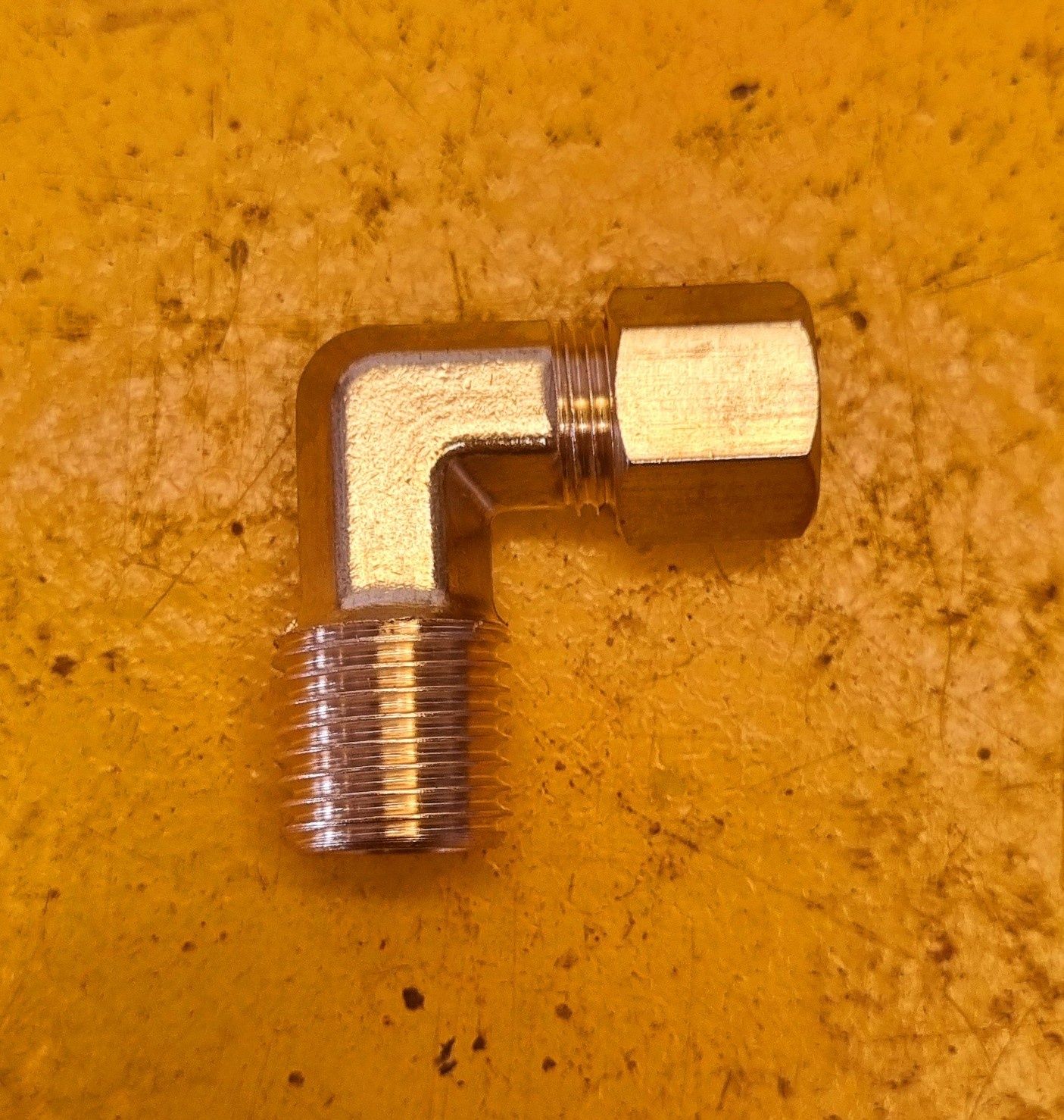 BRASS COMP MALE ELBOW 1/4 TUBE X 1/4 BSP