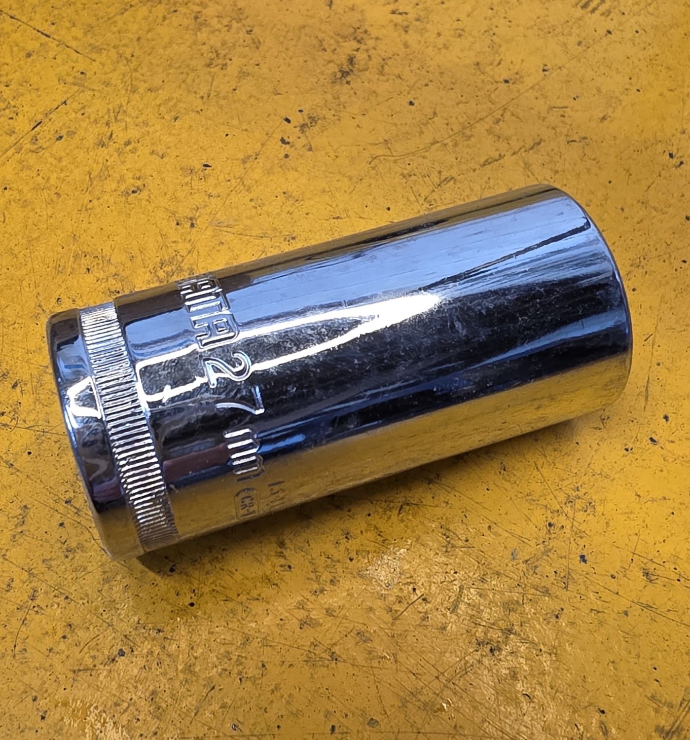 SOCKET 27X1/2DR DEEP 6PT SATA