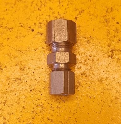 BRASS COMP  REDUCING UNION 3/8 X 1/4 TUBE