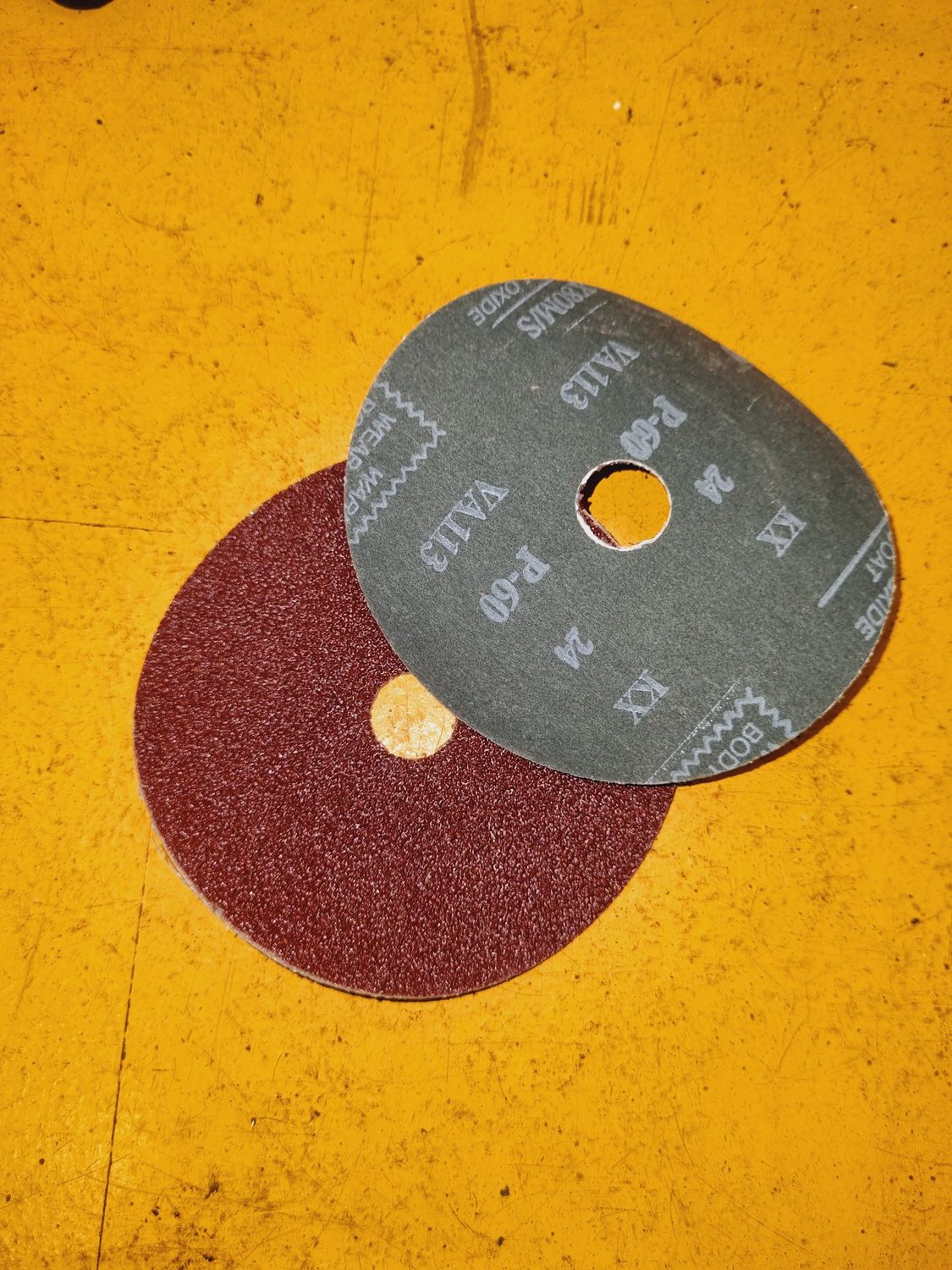 FIBRE DISC 60 GRIT 100X16