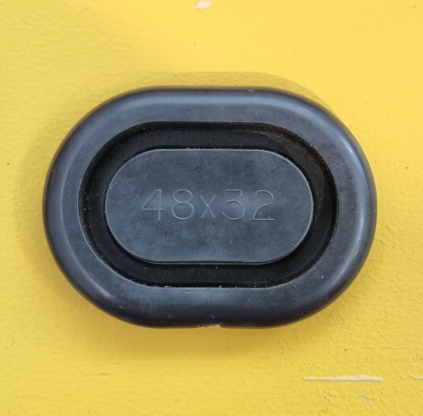 BLANKING GROMMET 48X32
