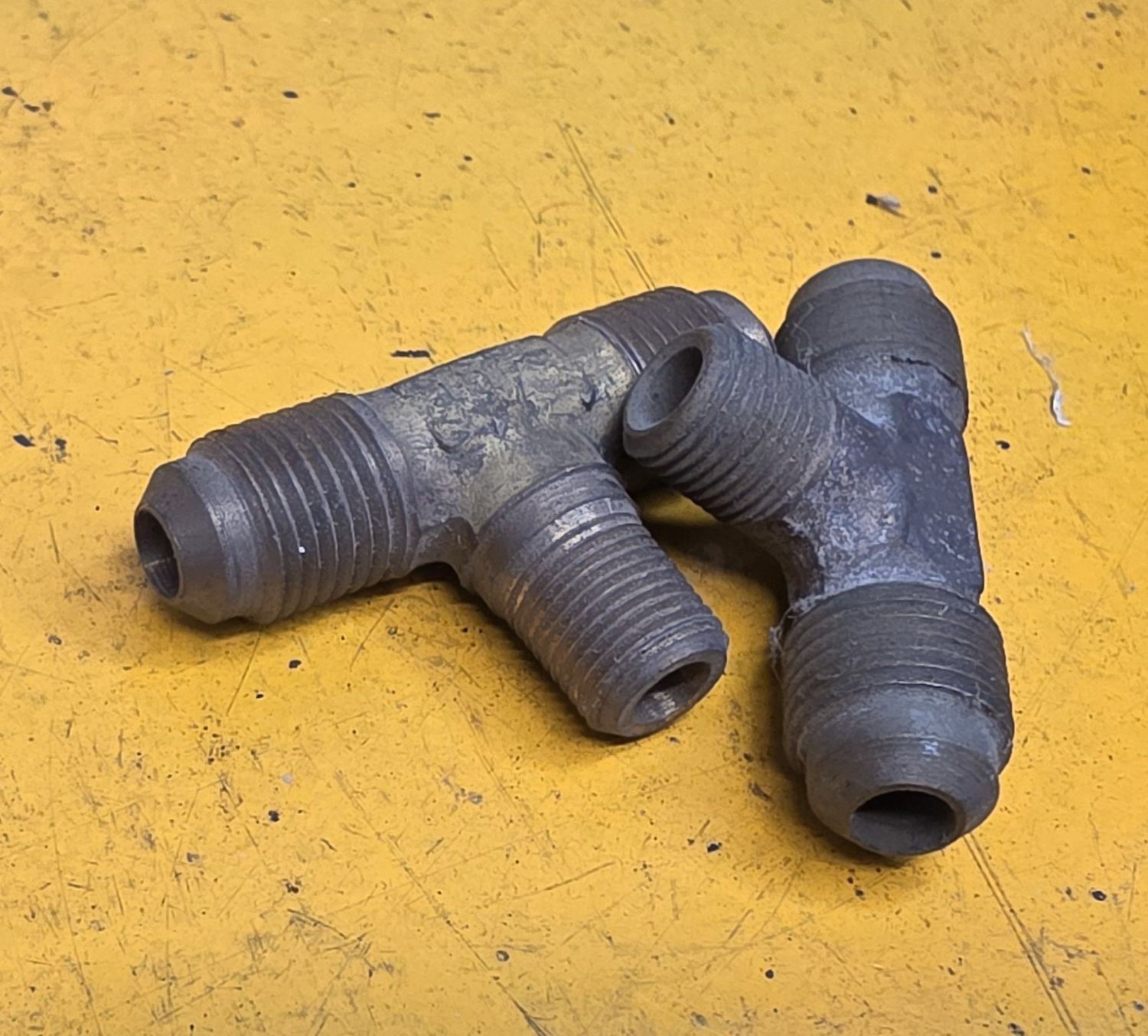 BRASS FLARE MALE BRANCH TEE 5/16 TUBE X 1/8 NPT