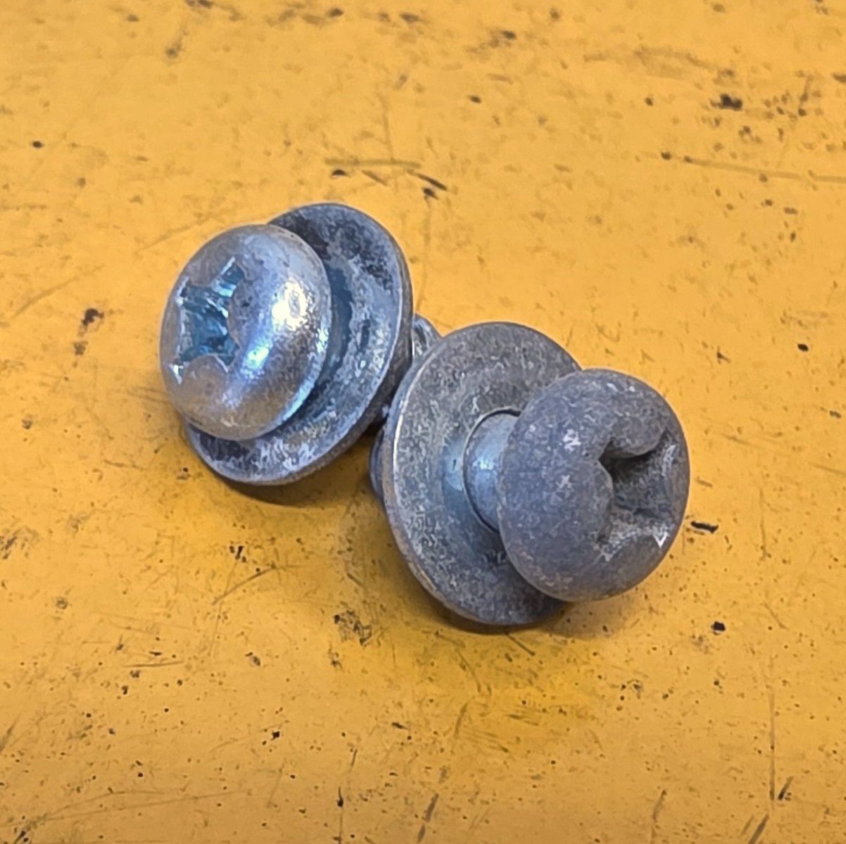SCREW M6X8 POZI PA BUTTONHEAD ZINC