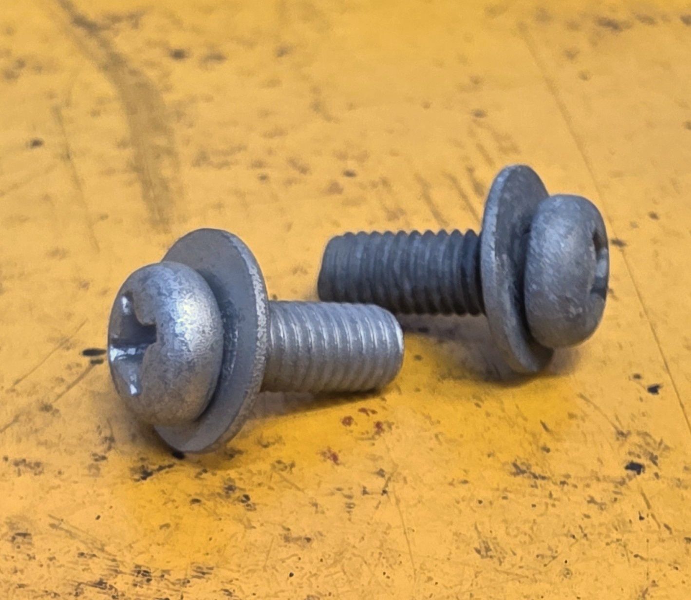 SCREW M6X15 MACHINE POZI PA BUTTON HEAD PLATED