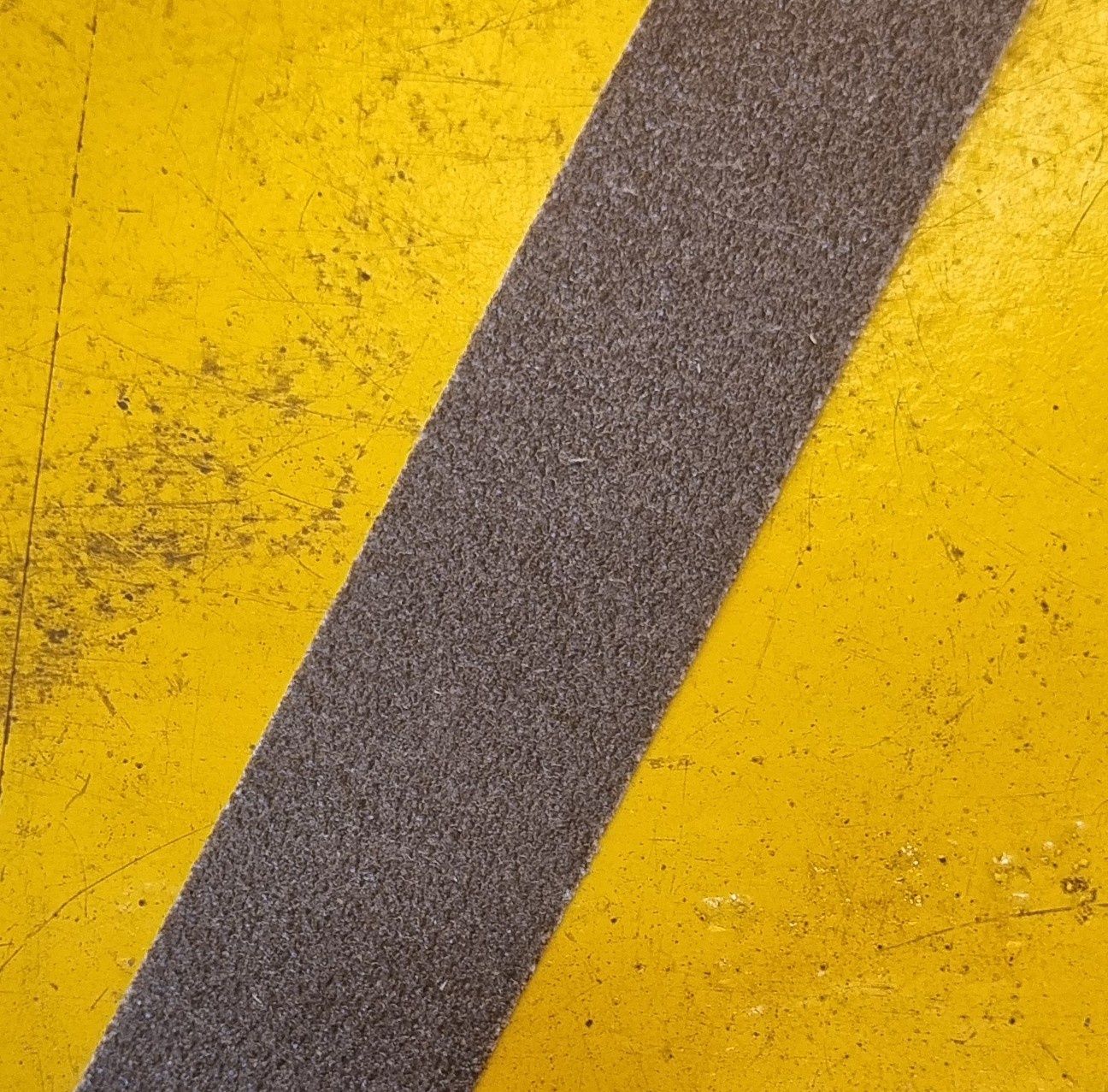 EMERY P80 HANDY ROLL 40X50M PER METRE