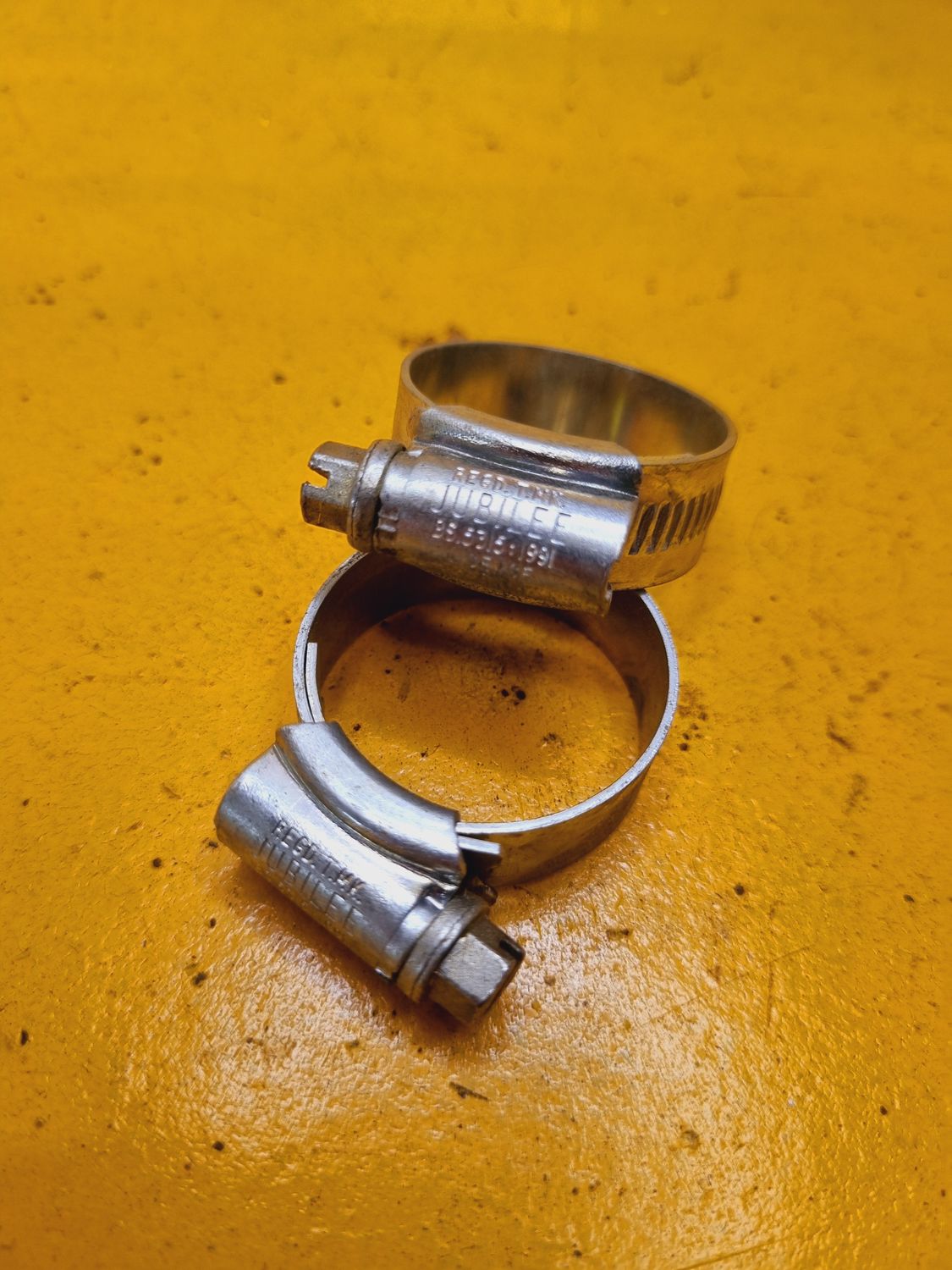 HOSE CLAMP 22-30MM SOLID BAND ZINC