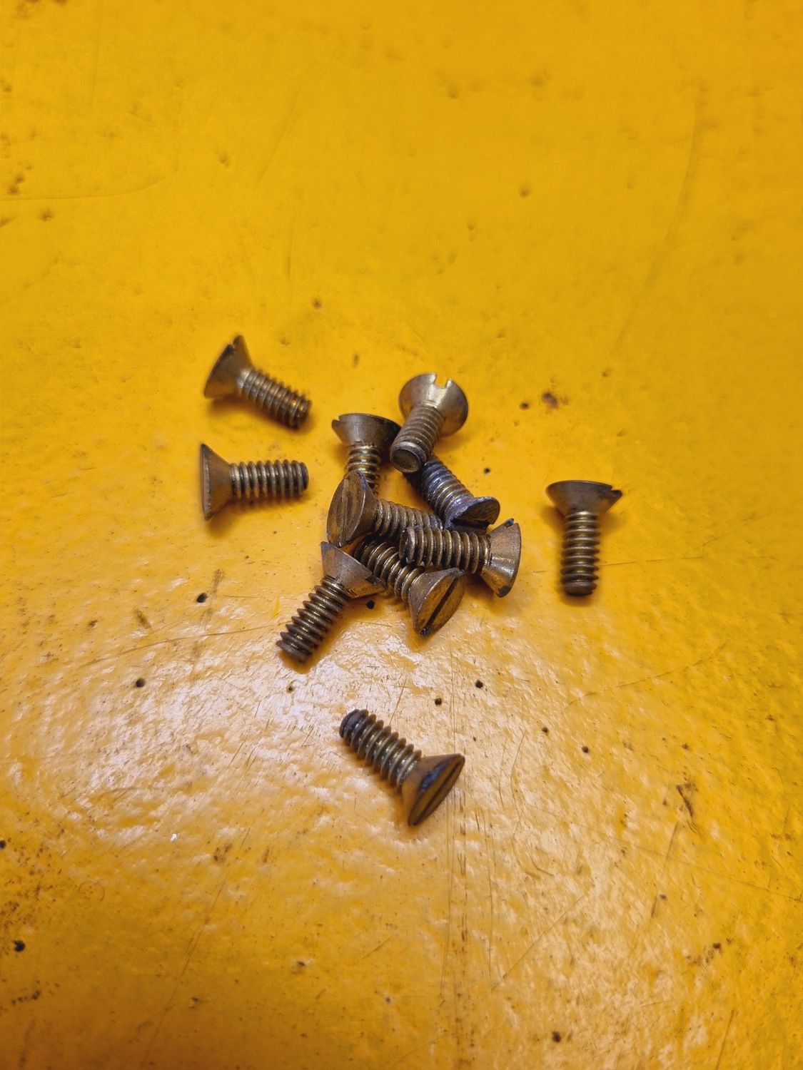 MACHINE SCREW NO6 UNC 32TPI CSK SLOT BRASS