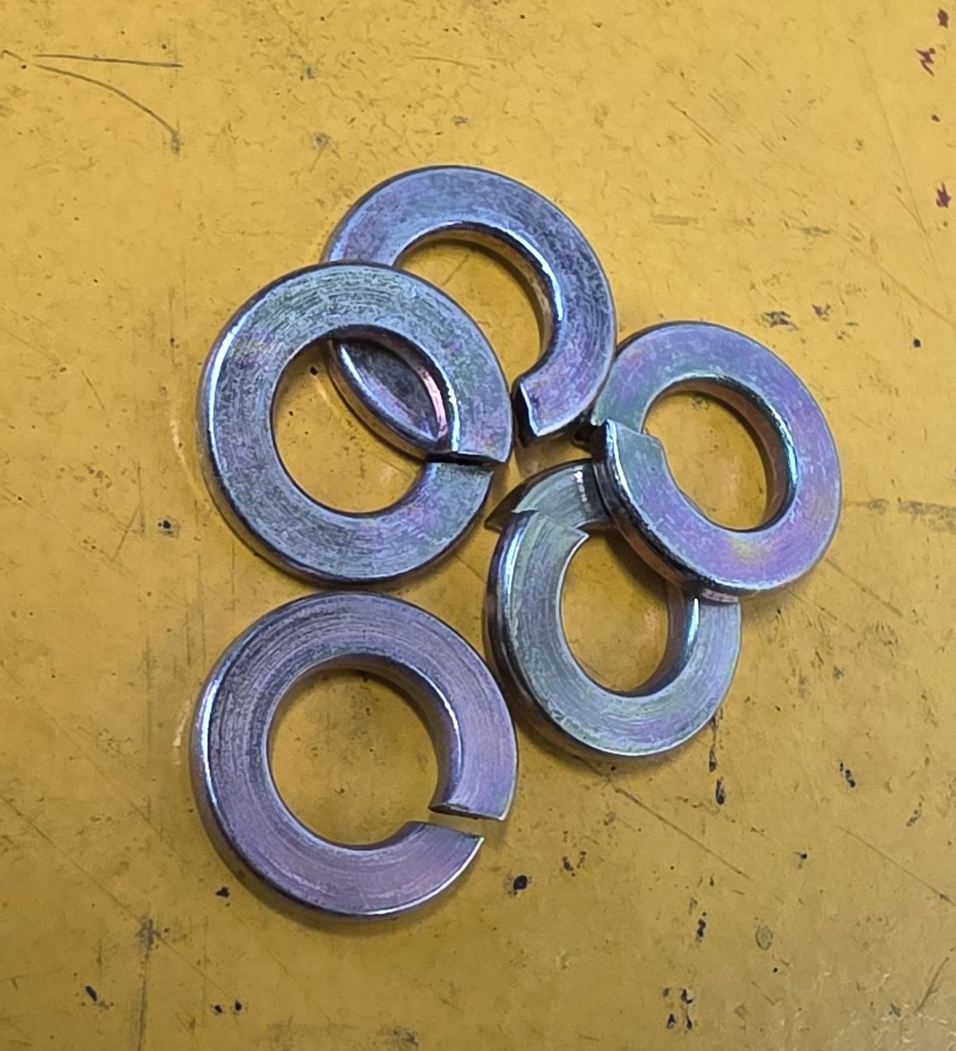 WASHER 1/4 SPRING HARDENED YZP GR9
