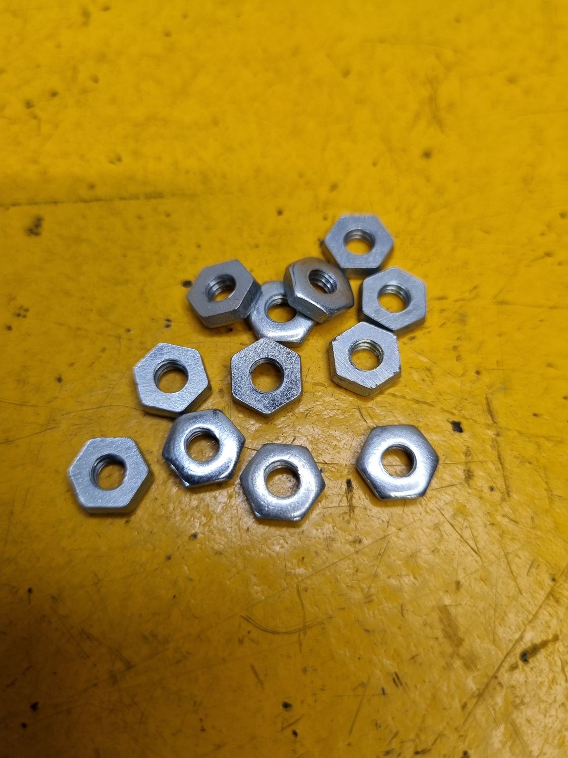 NUT 5/32 UN 32 TPI ZINC THIN 2.4MM