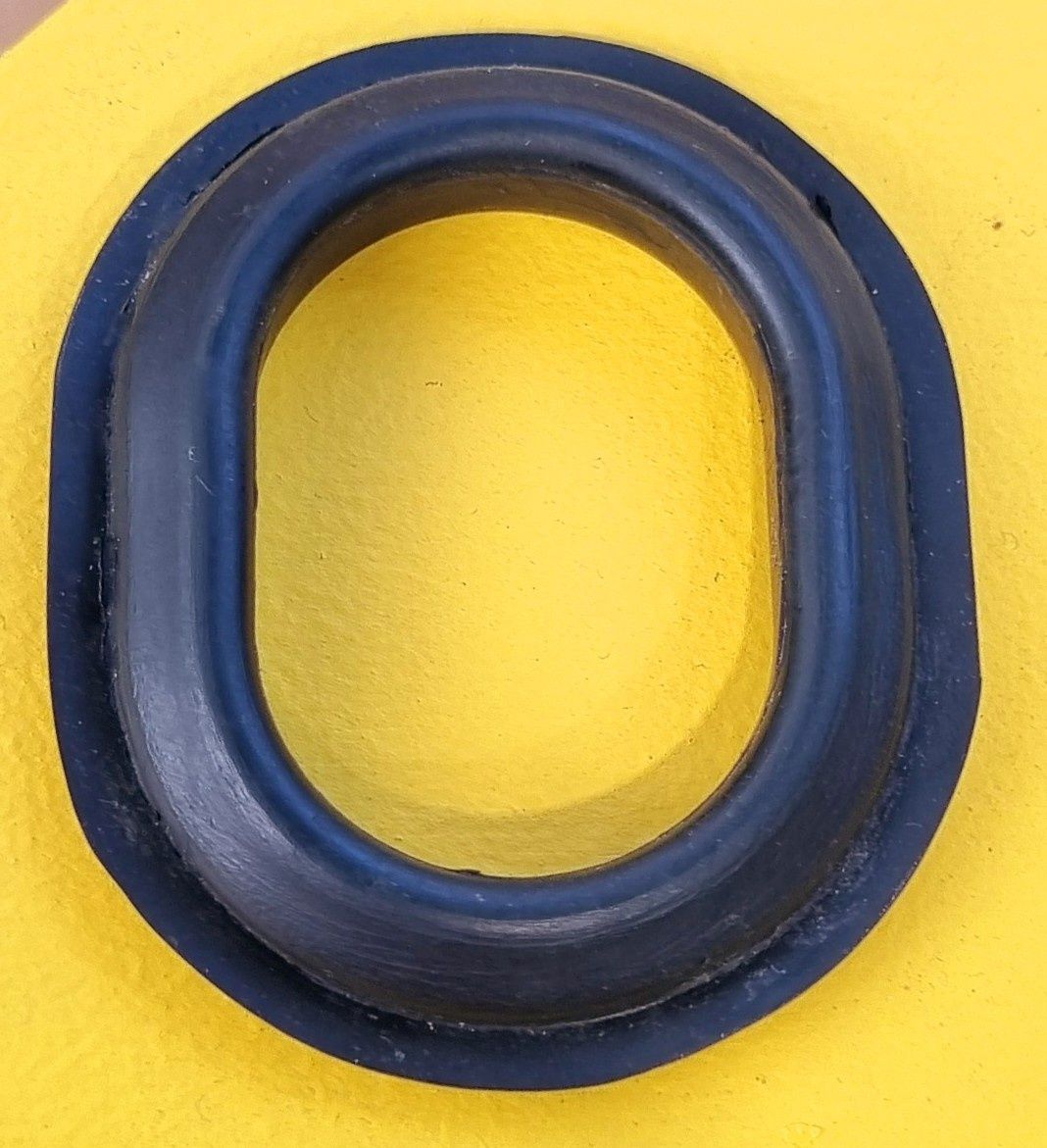 RUBBER GROMMET OVAL 35MMX45MM