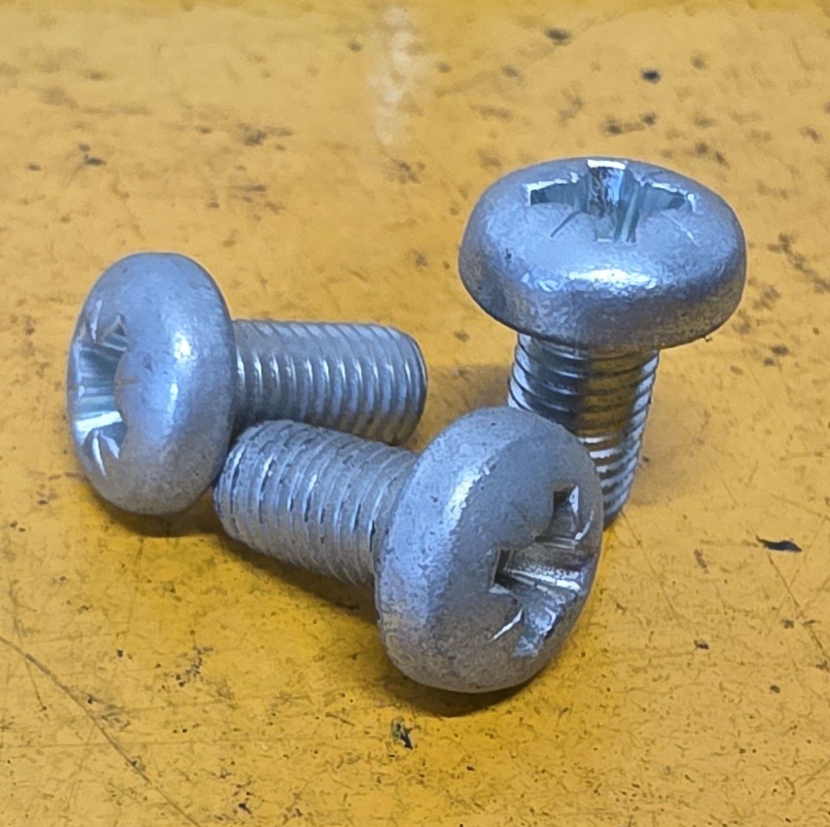 SCREW 1/4X1/2 UNF POZI BUTTONHEAD ZINC