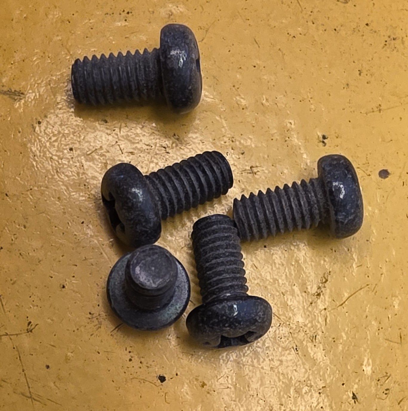 SCREW M4X8 PHILLIPS BLK