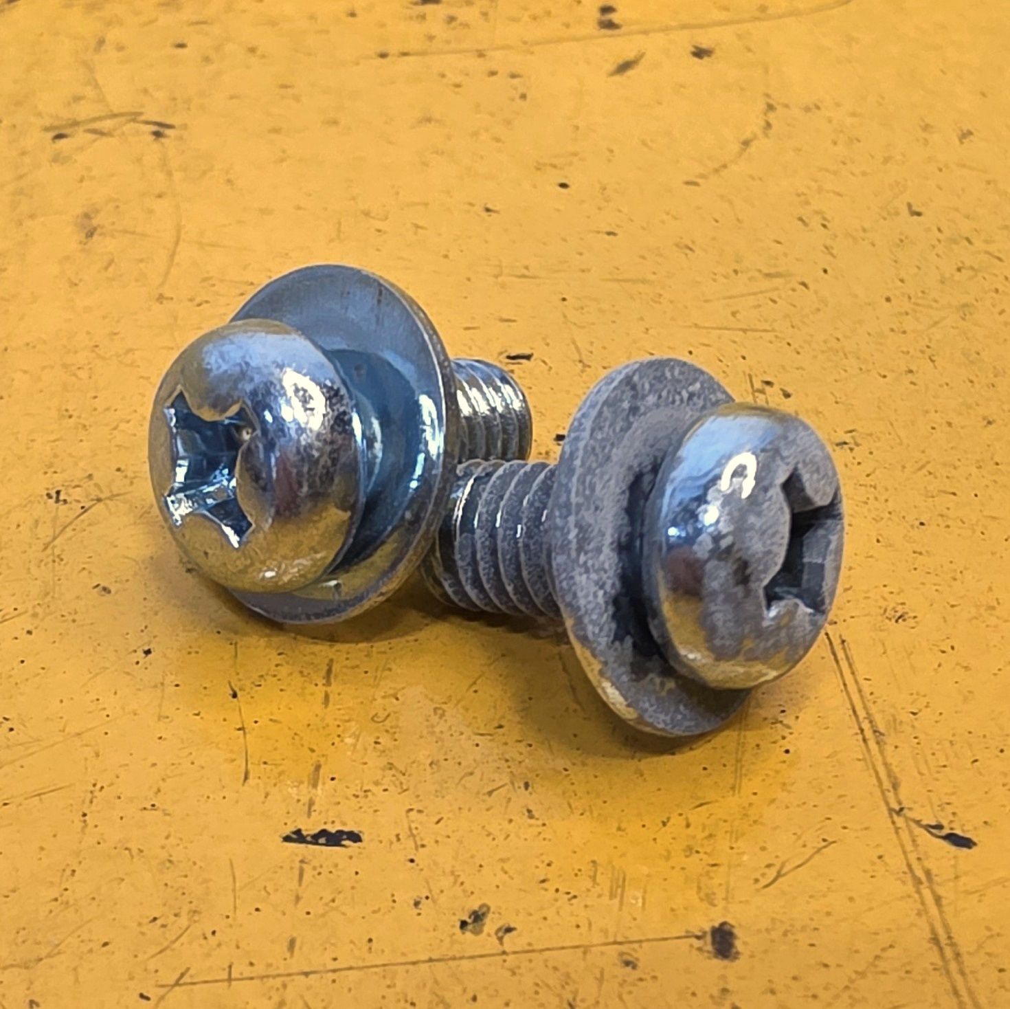 SCREW M6X10 POZI PA BUTTONHEAD ZINC