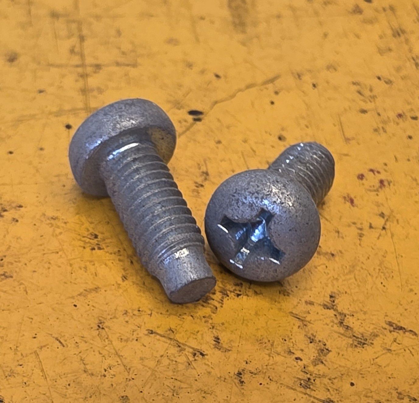 SCREW M6X12 MACHINE POZI LOC BUTTONHEAD ZINC
