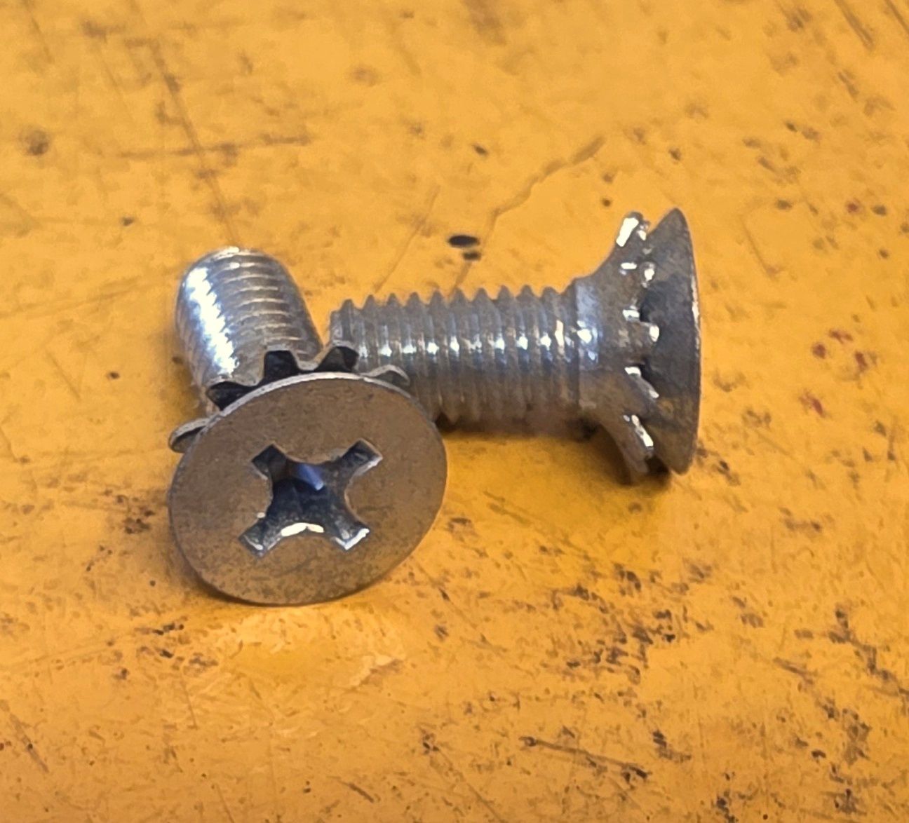 SCREW M6X15 CSK MACHINE POZI FLATHEAD PA STARLOCKZINC