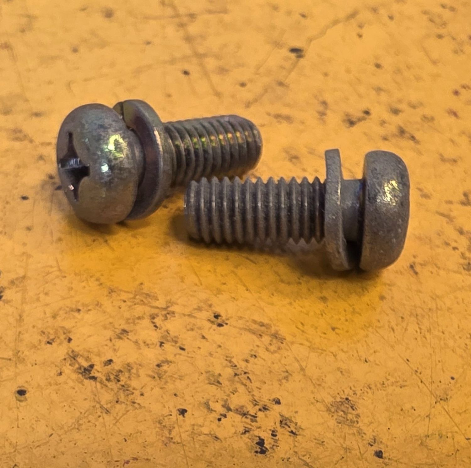 SCREW M6X15 MACHINE POZI PA YZ