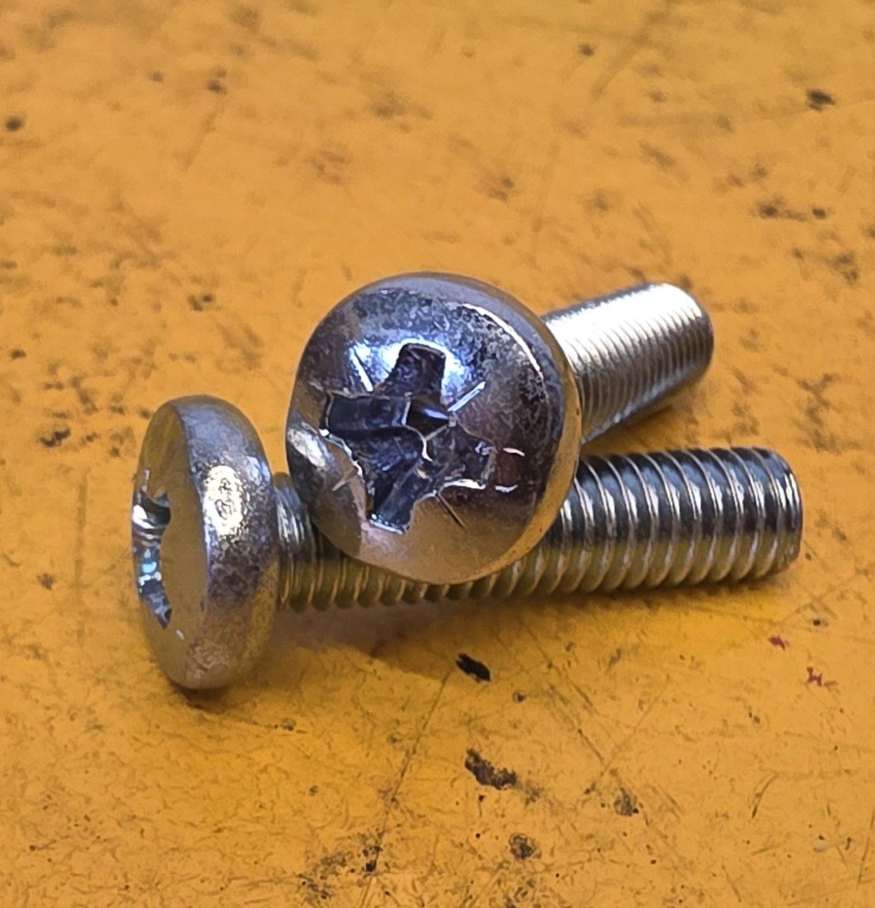 SCREW M6X25 MACHINE POZI ZINC