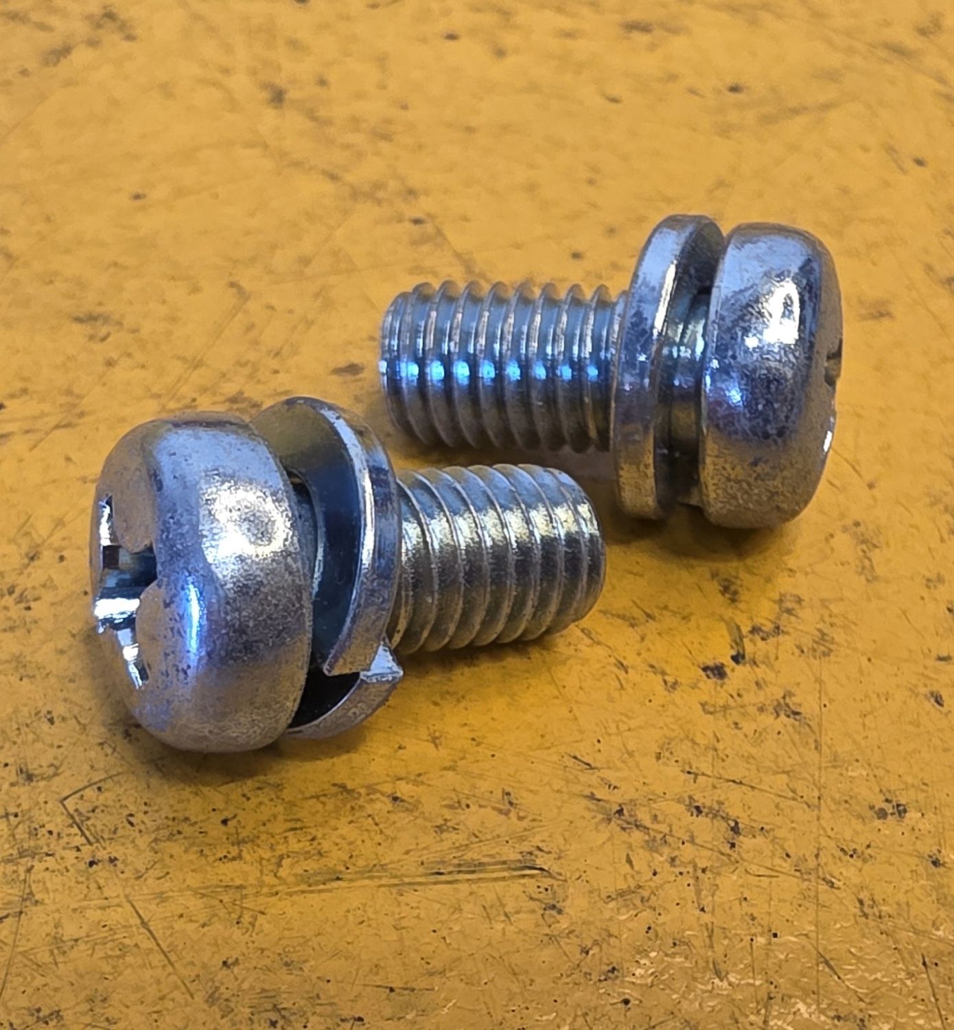 SCREW M8X16 MACHINE BUTTONHEAD POZZI PA SPRING ZINC