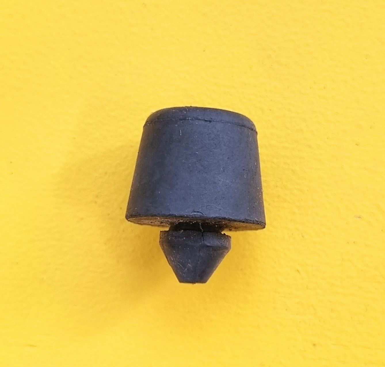 BONNET STOP RUBBER 6MM INSERT