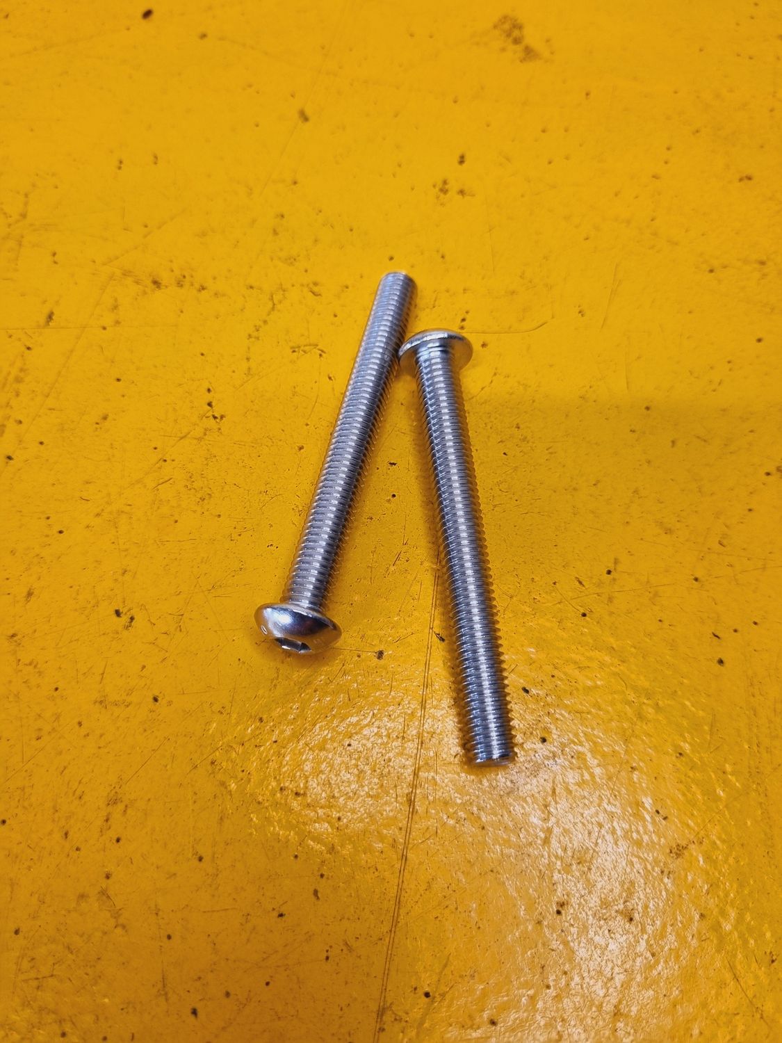 BUTTONHEAD SOCKETSCREW M8X70 SS316