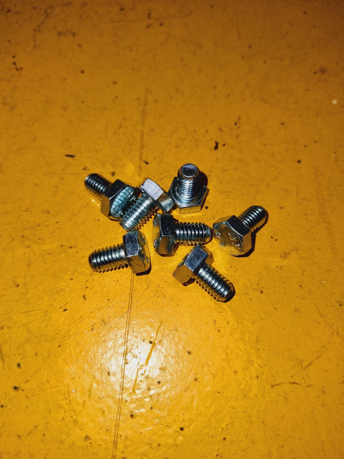 BOLT M6X10 ZINC 8.8