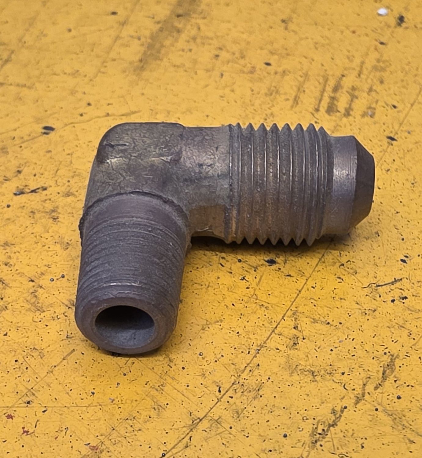 BRASS 45 DEG FLARE 90 DEG MALE ELBOW 5/16 TUBE X 1/8 NPT