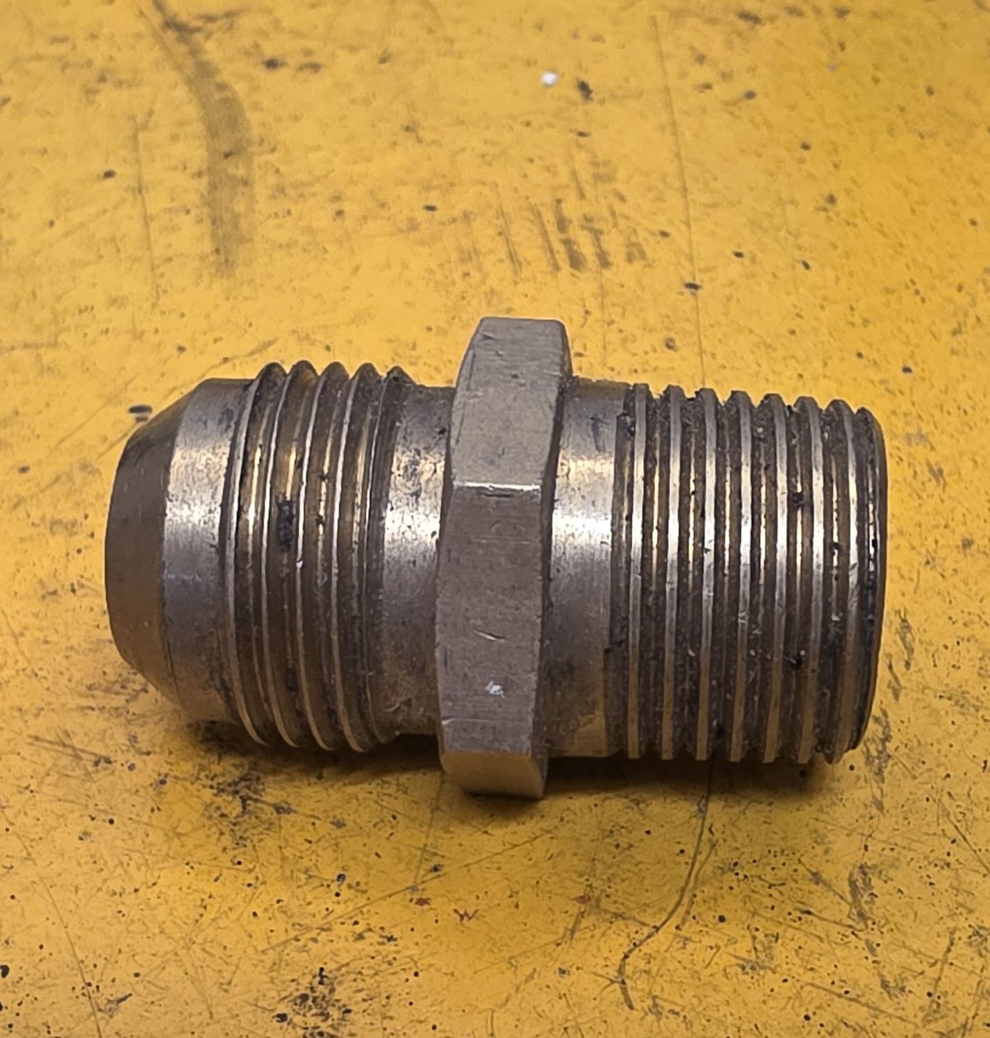 BRASS 45 DEG FLARE MALE CONNECT 5/8 TUBE X 1/2 BSP